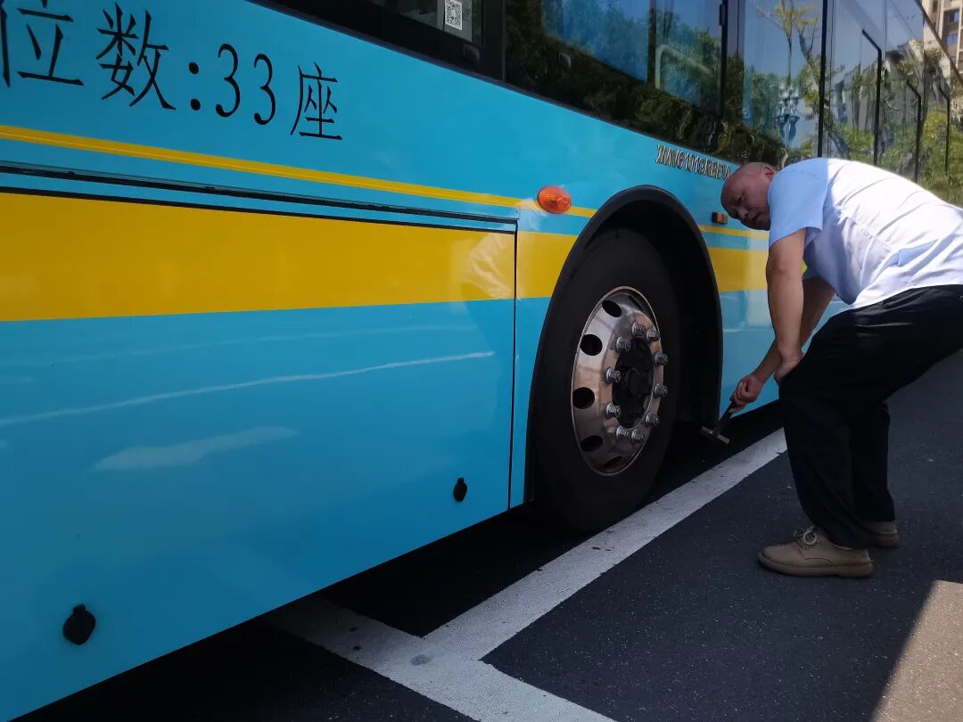 平凡崗位上，公交人的不凡之歌