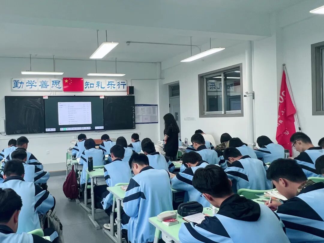 菏泽文贤高中学子的一天