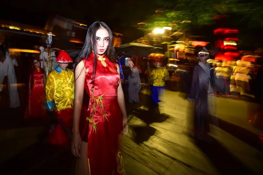 【深圳·门票】锦绣中华民俗村『万圣节夜场早鸟票』 惊喜价39.9（价值85元）；4大主题鬼屋，逼真惊悚场景还原，百鬼齐聚，快来“与鬼狂欢吧”！