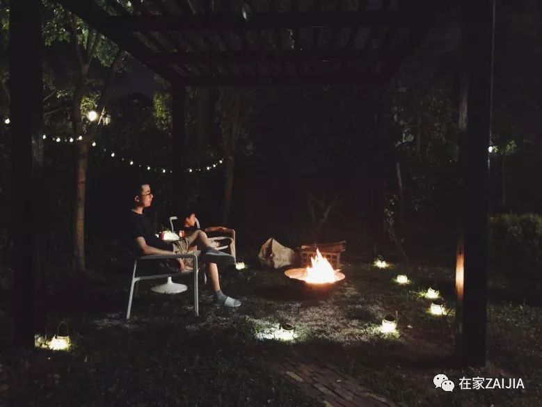 奉賢區木地板翻新_舊地板翻新_【地板專(zhuān)業(yè)受理上海地板維修電話(huà)實(shí)木地板翻新】
