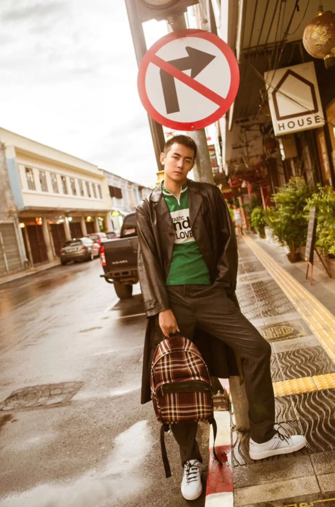 （预览的晚，所以文章的人另加寄礼品）是不是帮你的男评选一个Isson、流行时尚、新颖又不娘的包(图6)