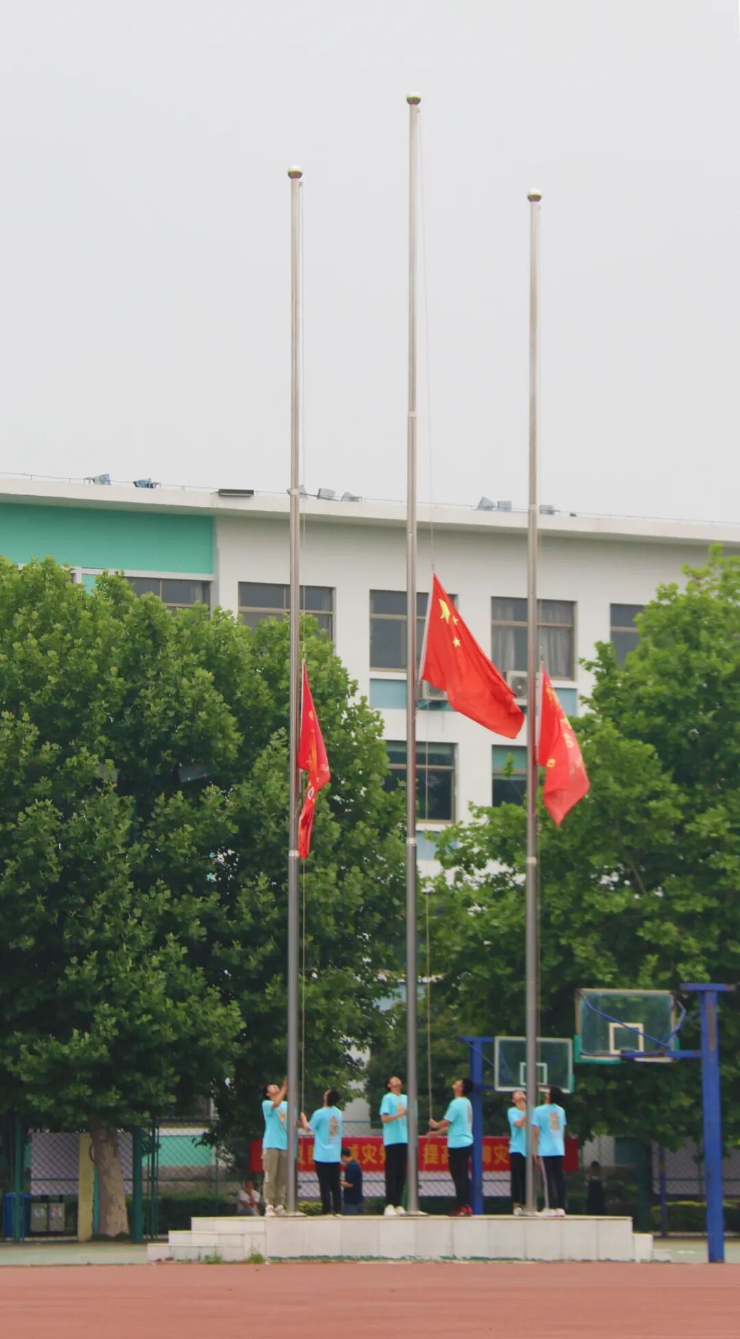 鹤壁市高中举行2021届献礼建党100周年暨毕业典礼活动