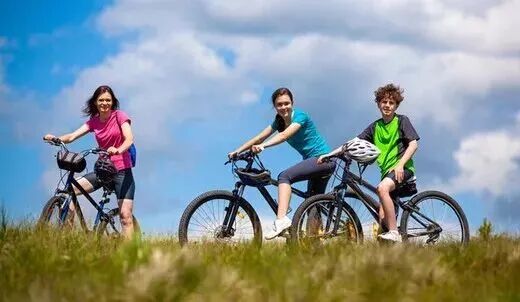 体育老师有多卑微，背后这个问题值得深思！