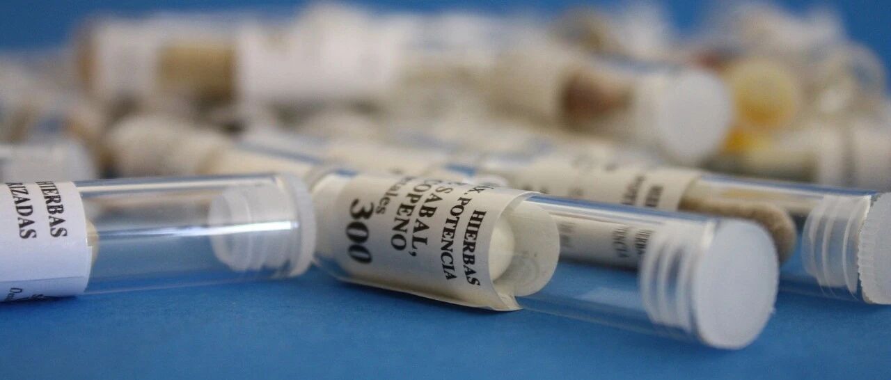 肝肾综合征，首选哪种血管收缩剂？