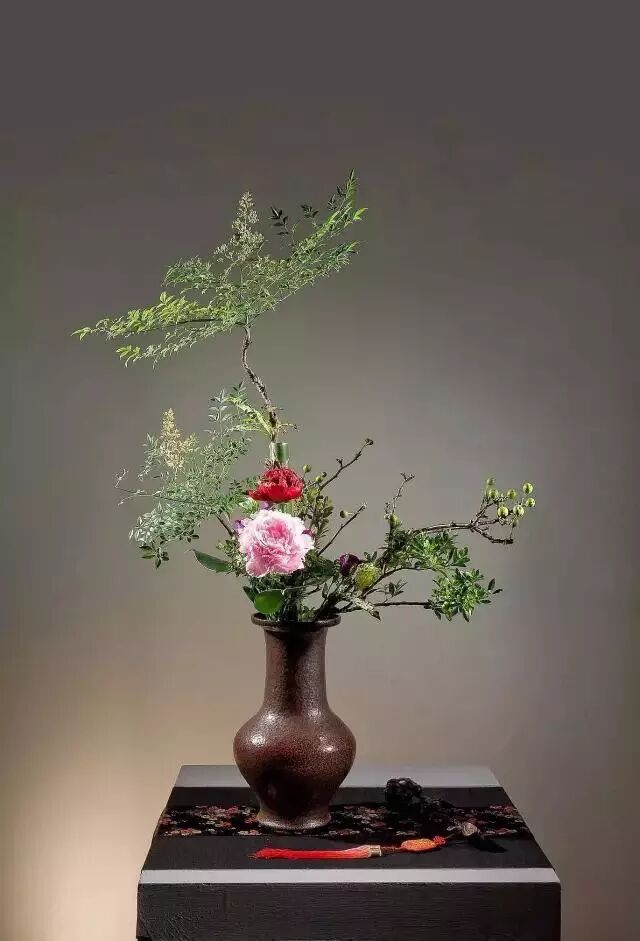 中式插花 | 三枝成韵,满室生春-时代花木花艺培训学校【官网】