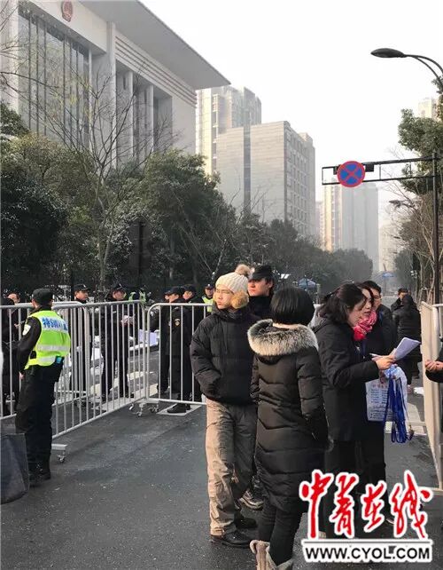 保姆纵火案庭审：放一场烧死一母三子的火，居然只是为了这... - 4