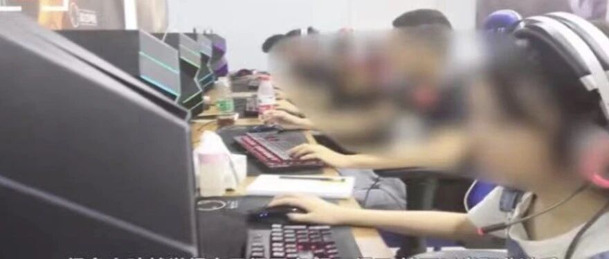 上热搜！电竞毕业生几乎无人从事本专业？网友却说…