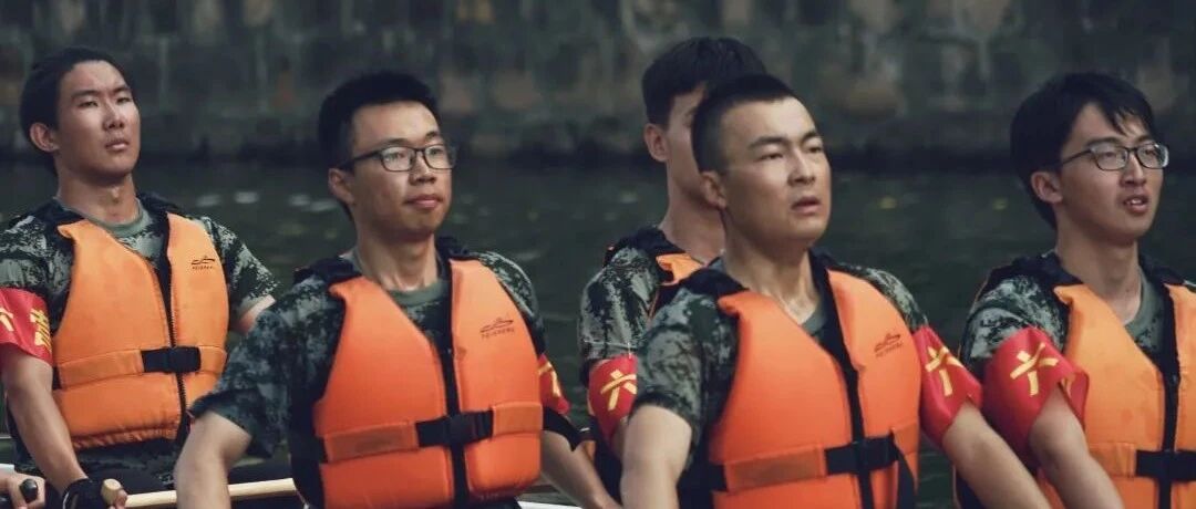 绝了！同济大学水上军训，上演速度与激情！