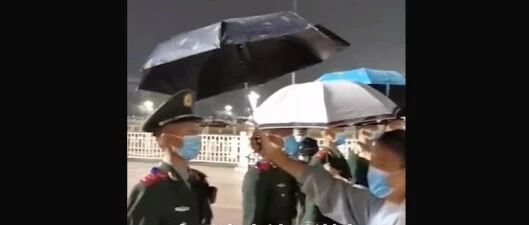 今天的天安门，这5字命令让网友泪目…