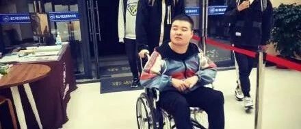 考了三年！22岁脑瘫男孩上大学，刚到宿舍就有“惊喜”