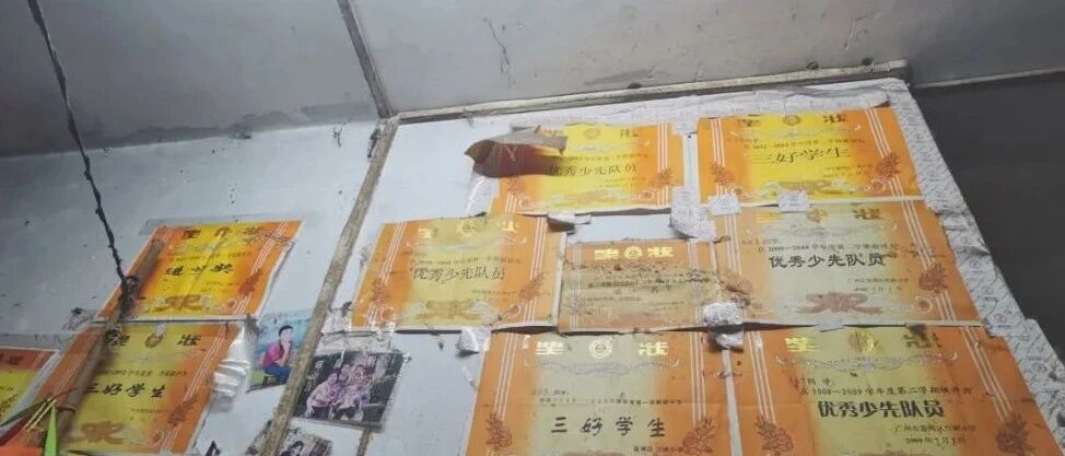 曾在街头乞讨的00后男生大学报到！父亲这句话让人哽咽……