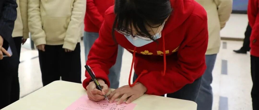 凌晨接到通知，上海高校大学生请战书刷屏