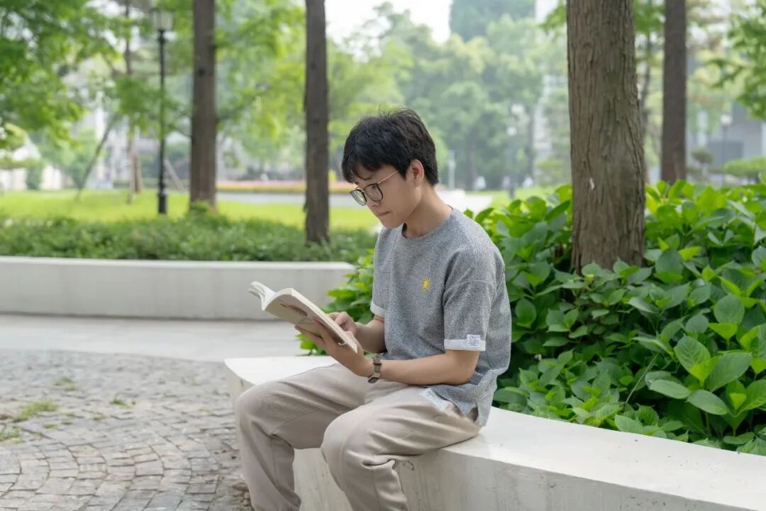 保研第一的男生，果断剪掉40cm长发！他说：很幸运……