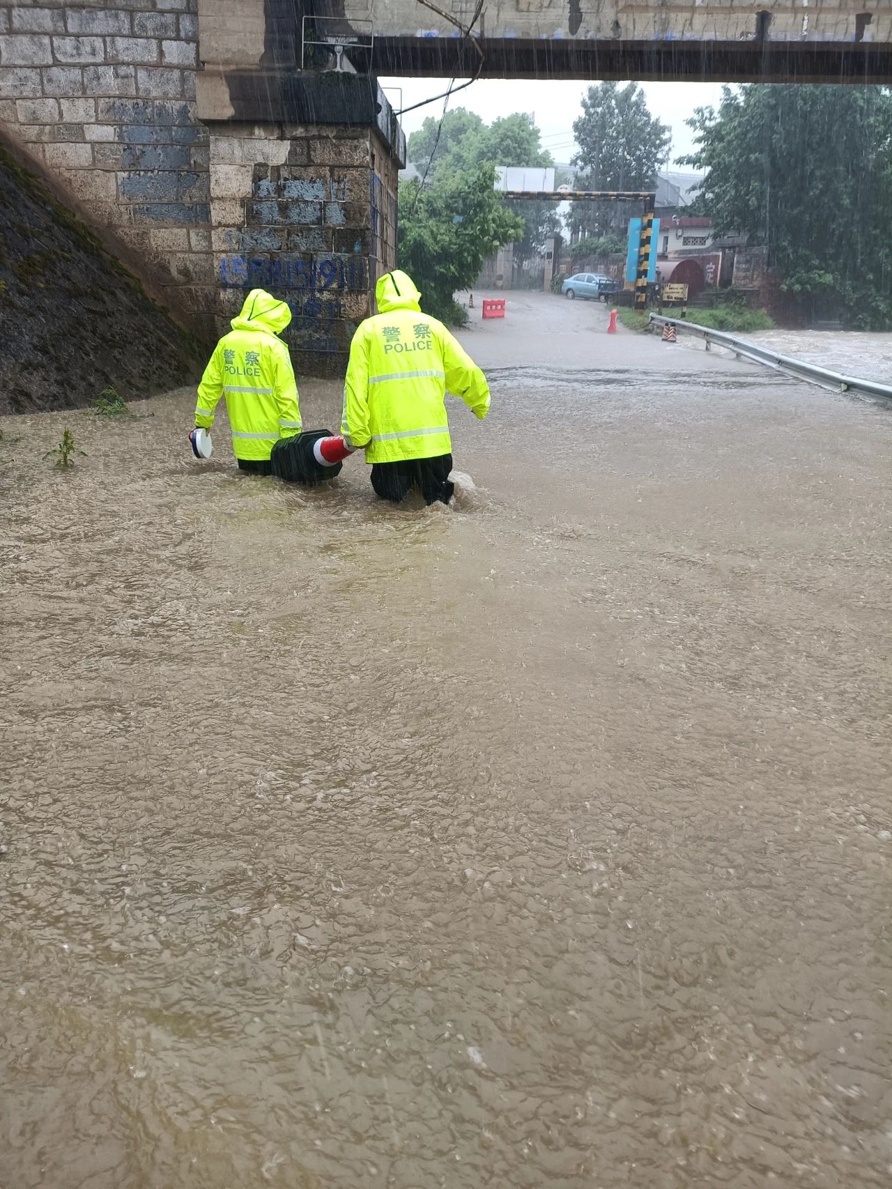 风雨无阻 邵东公安将教育整顿实效转化为为民办实事成果_邵商网