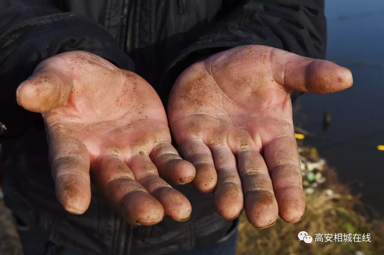 辛辛苦苦为生活卖命的农民工们!