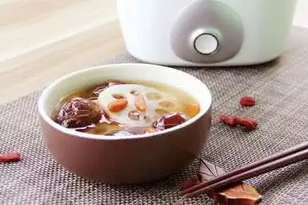春夏养生：煲汤从不放肉，营养却更丰富!