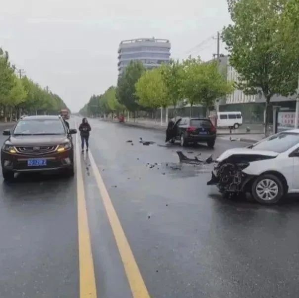 九江一司机多次恶意别车引发事故，过程全部被拍了下来