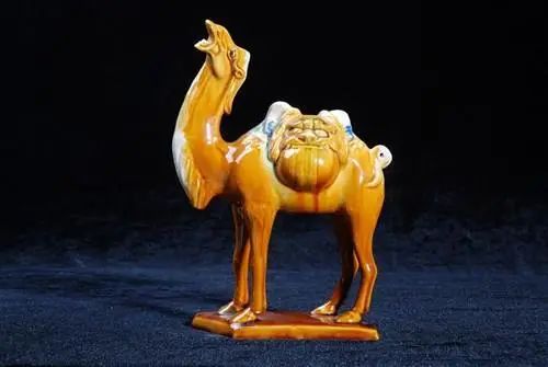独领风骚的唐三彩，中国陶瓷史上的大美之作！ - 全民收藏网