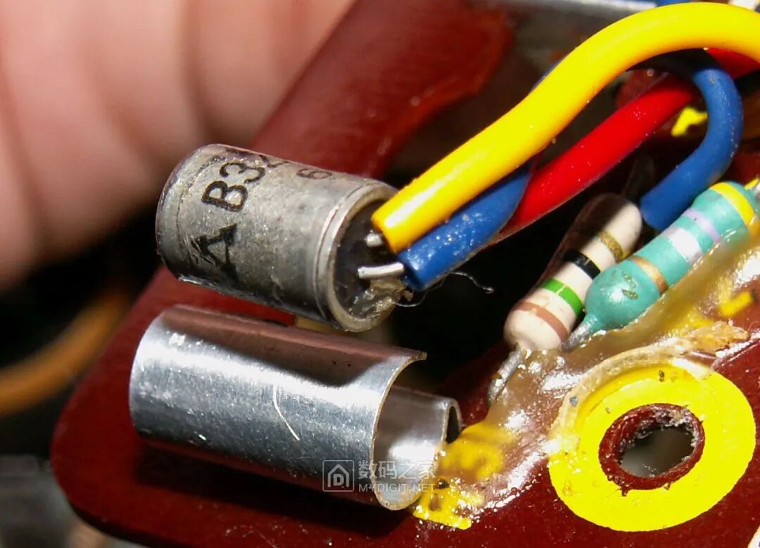 拆解松下老古董收录机，分析50年前的电路设计的图51