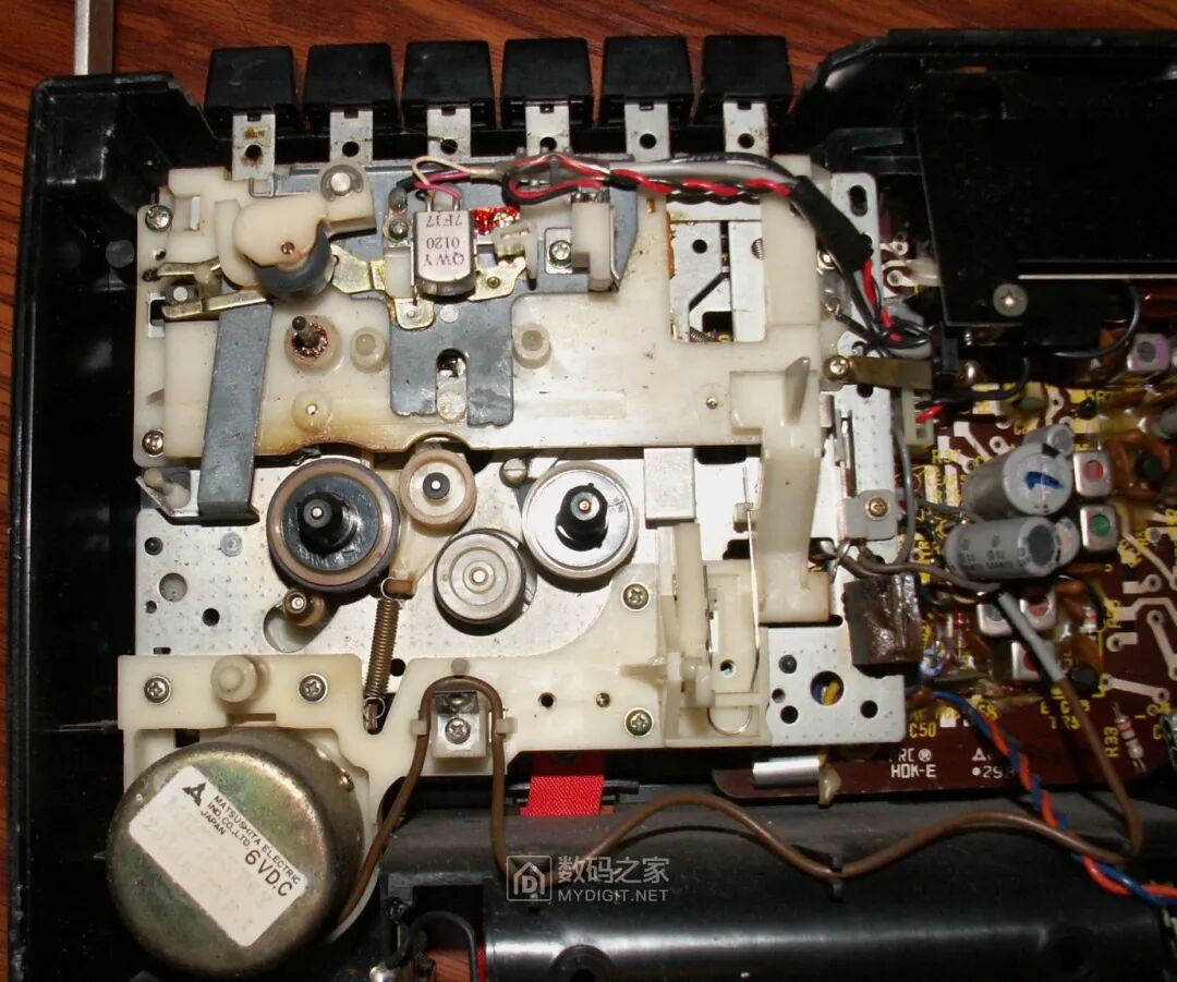 拆解松下老古董收录机，分析50年前的电路设计的图16