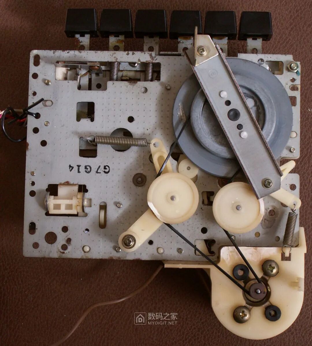 拆解松下老古董收录机，分析50年前的电路设计的图30