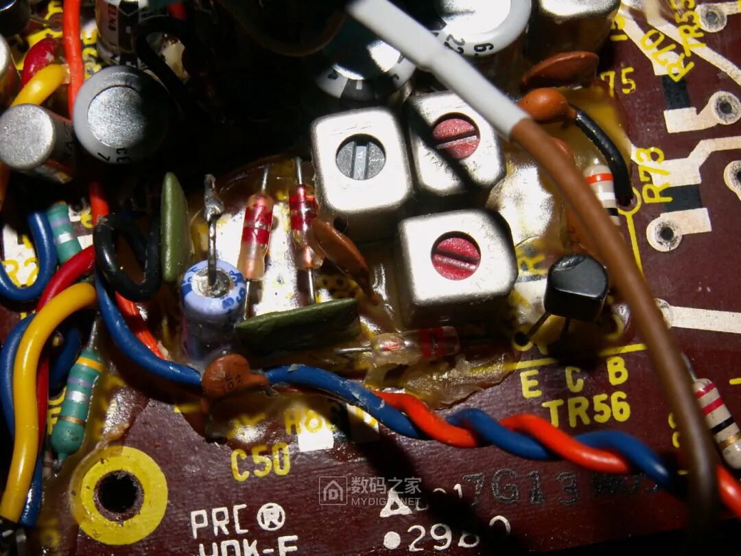 拆解松下老古董收录机，分析50年前的电路设计的图46