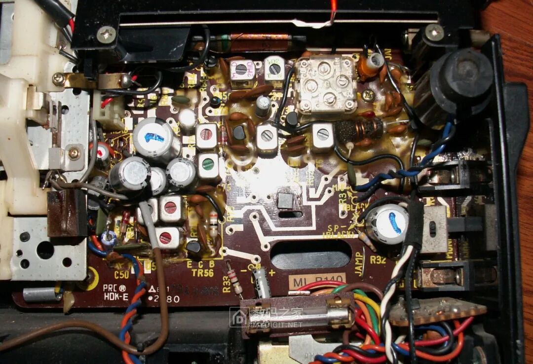 拆解松下老古董收录机，分析50年前的电路设计的图36