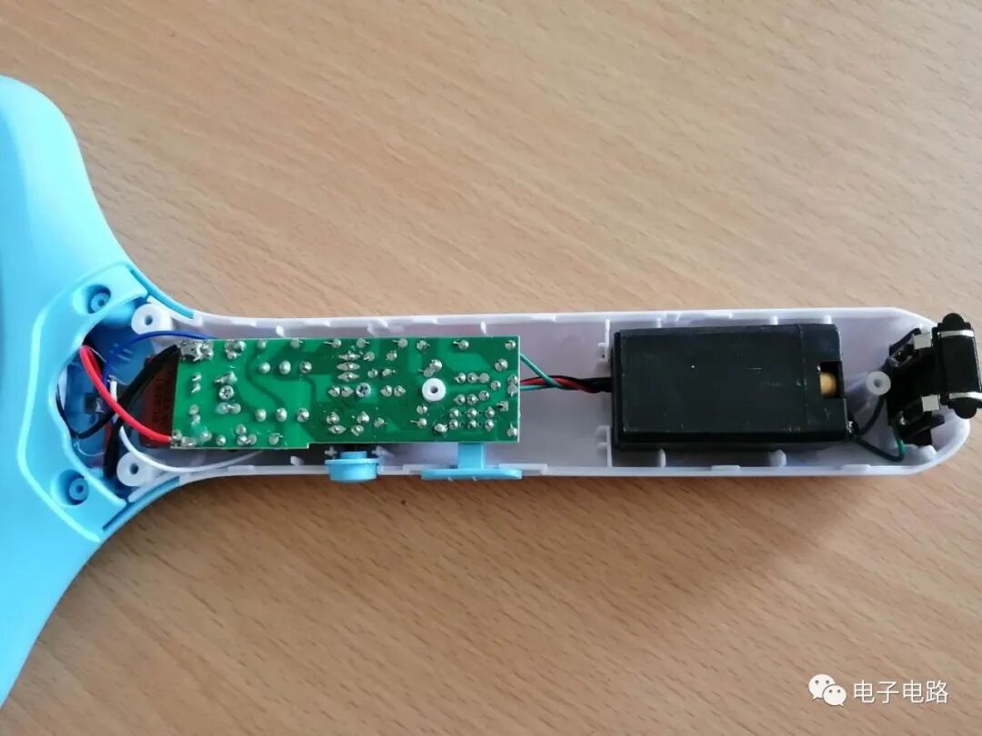 一個電蚊拍居然有這么多電路，你都學廢了嗎？的圖6