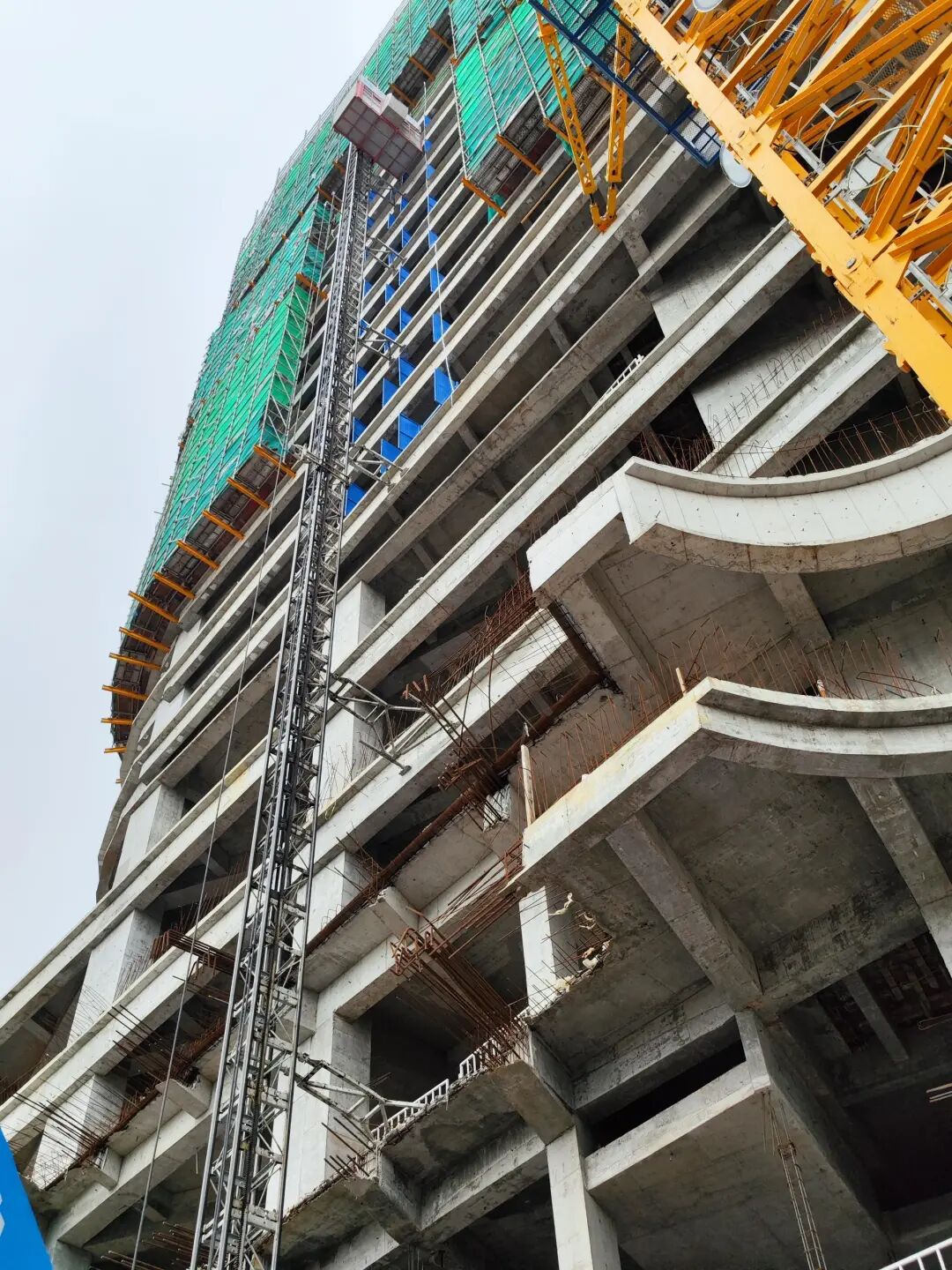 切实防范遏制事故发生!