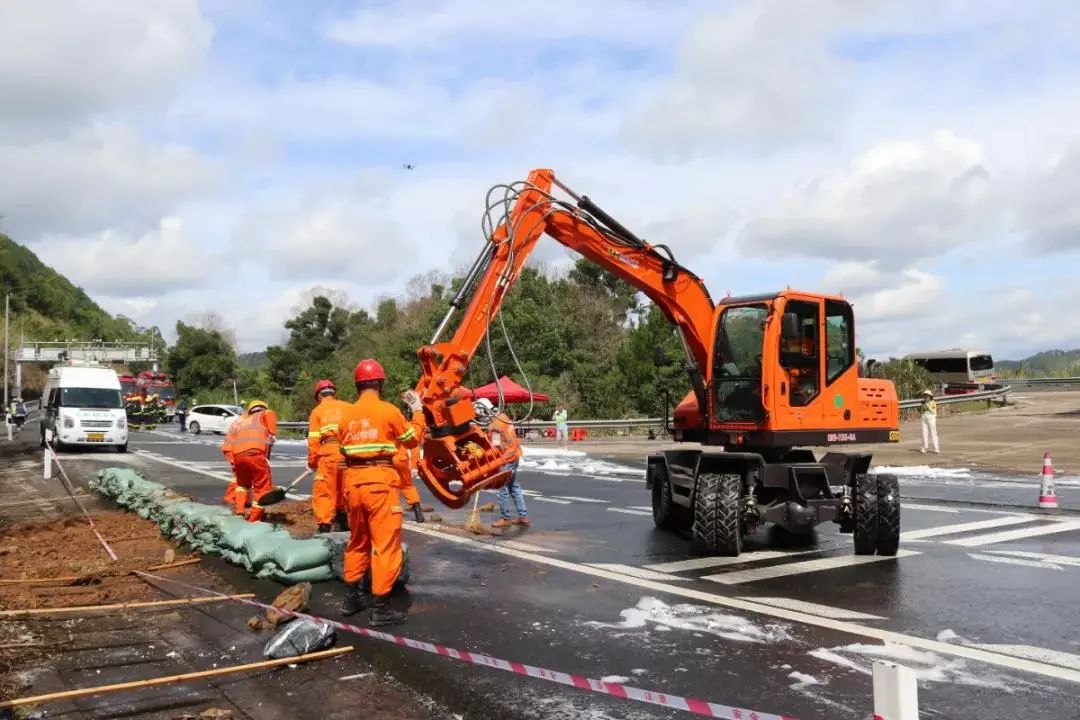 梅州举办危化品道路运输突发事件应急演练