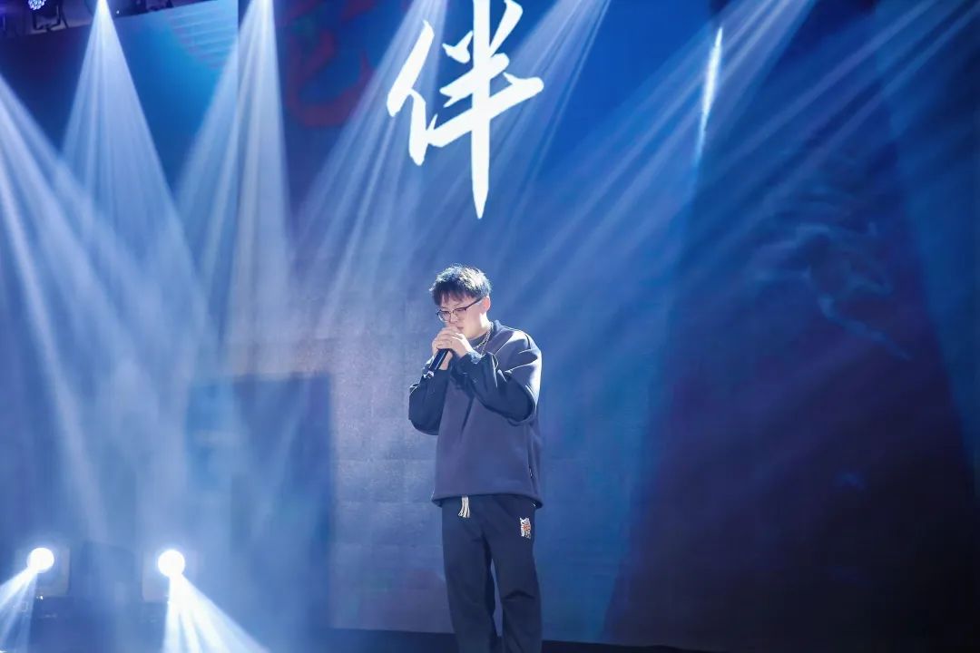 “万物向新 聚势而生” | 2024年度表彰大会暨2025年新春年会隆重举行(图80)