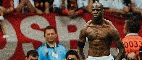 那个豪言“只有梅西比我强一点”的天才，如今到了无球可踢的地步