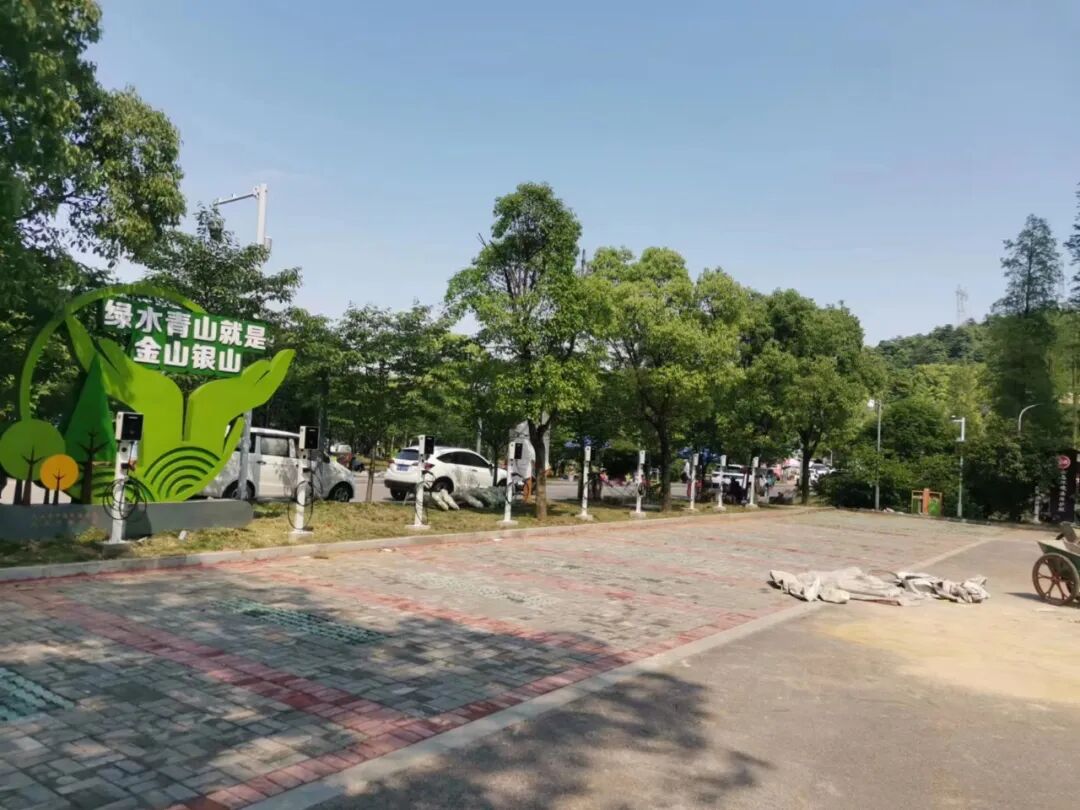 多元融合两轮车、汽车充电和停车系统，为社区绿色出行提供可靠保障(图3)