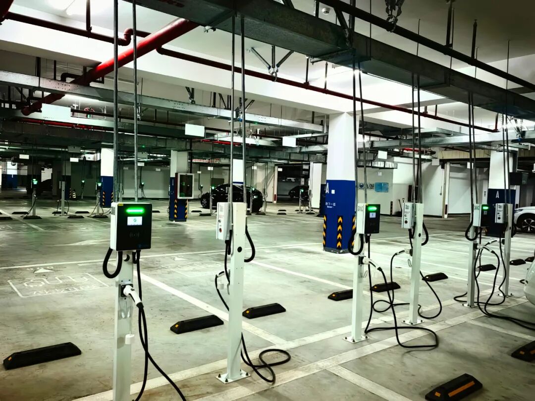 多元融合两轮车、汽车充电和停车系统，为社区绿色出行提供可靠保障(图2)
