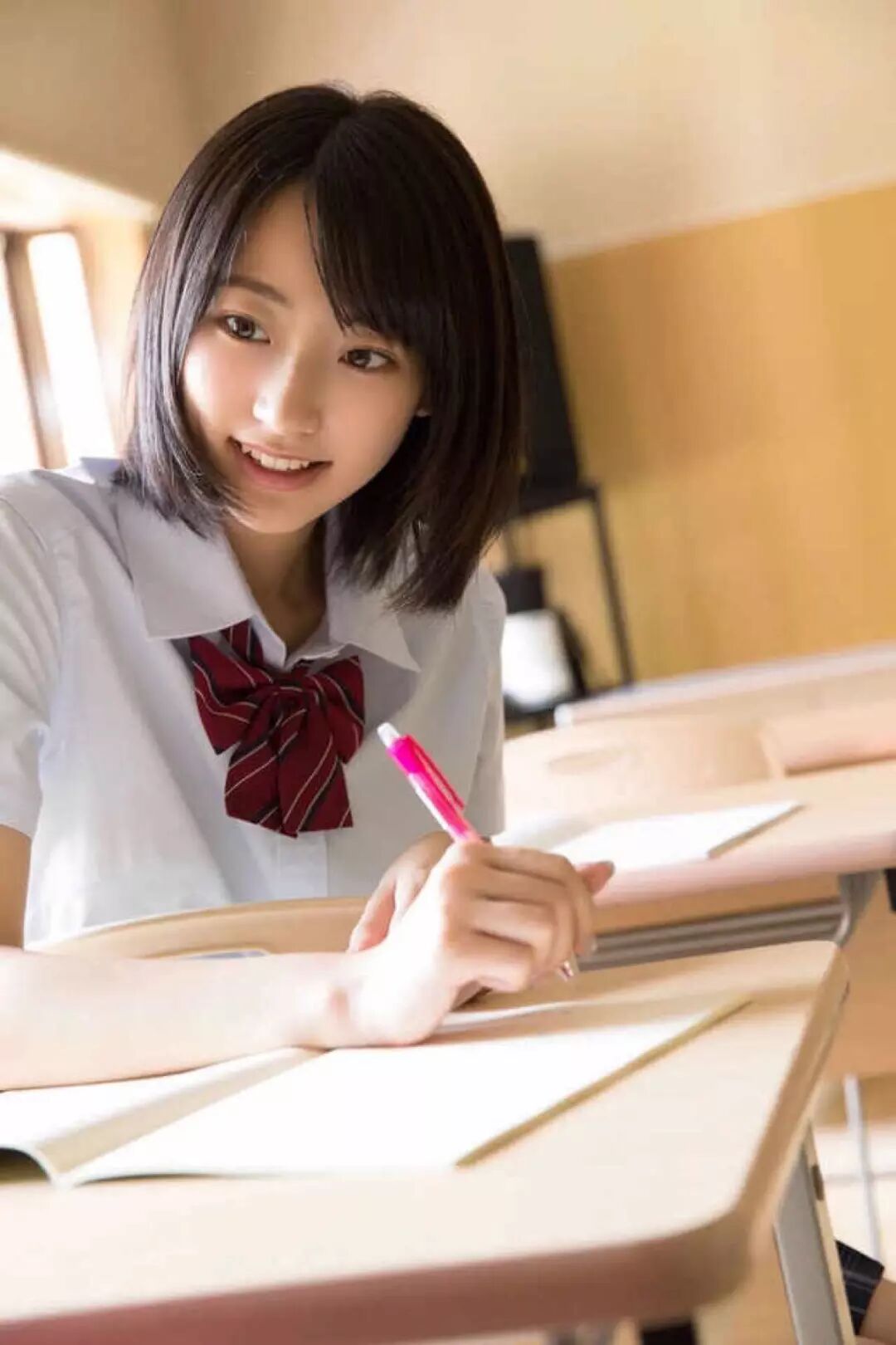 日本双马尾协会最受欢迎美少女太燃 泳装写真集一出同款就卖到断货 美少女挖掘机微信公众号文章