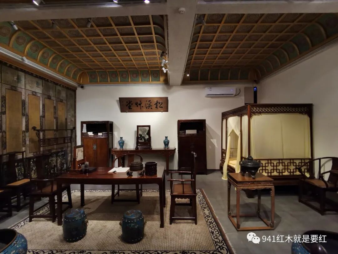 文人的书房是怎么样子？明代文豪的书房放这些红木家具，你有吗？