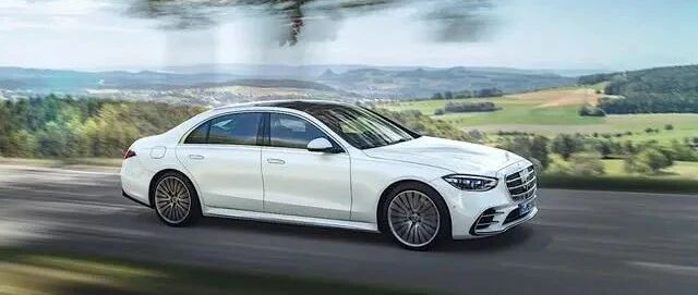 三叉星徽确实很诱人，但不得不说新款S级只是一个牌坊