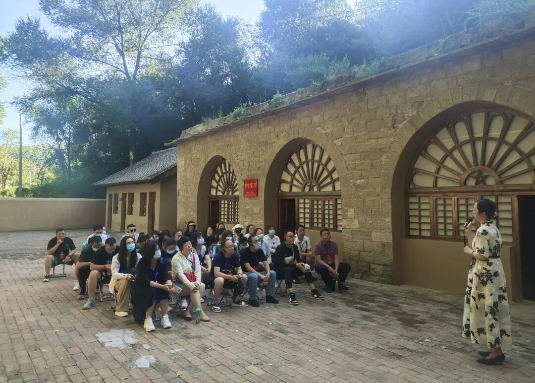 【培训动态】内蒙古机电职业技术学院“传承红色基因 学习延安精神”德育骨干人员专题培训班在延安大学泽东干部学院顺利举办