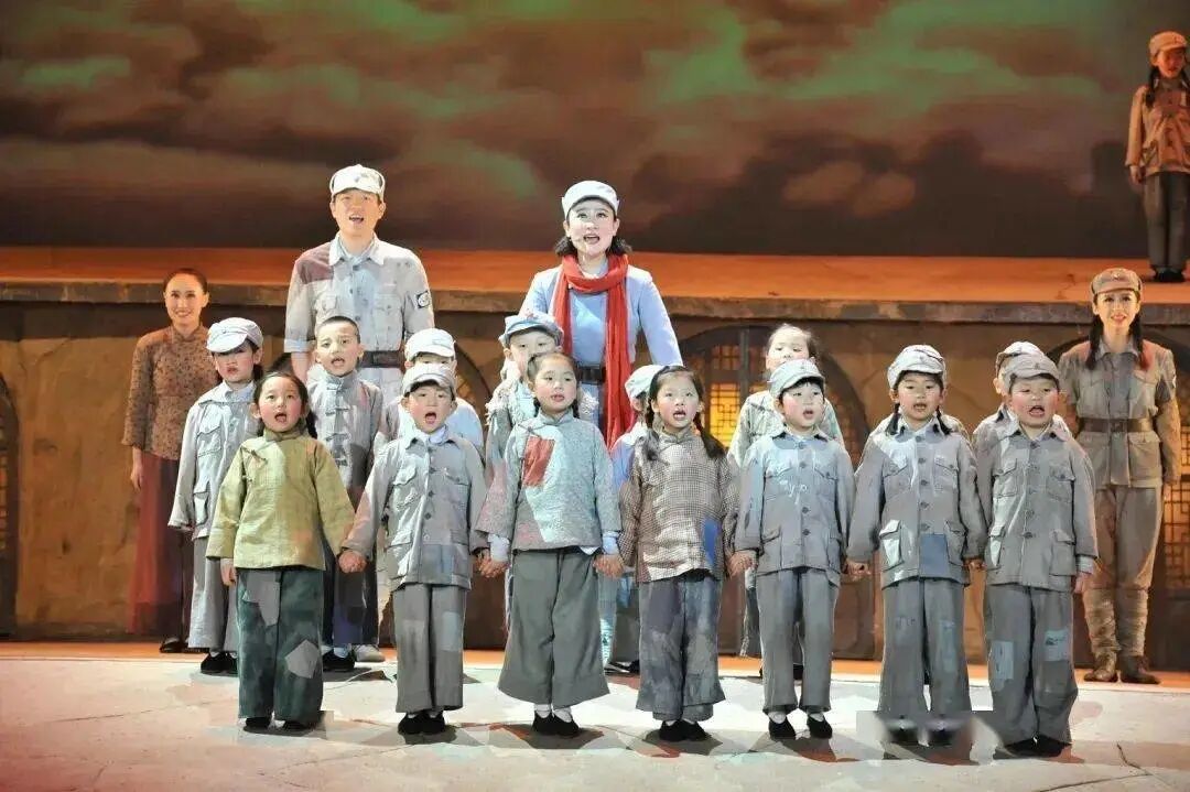 【培训动态】内蒙古机电职业技术学院“传承红色基因 学习延安精神”德育骨干人员专题培训班在延安大学泽东干部学院顺利举办