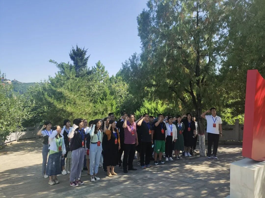 【培训动态】内蒙古机电职业技术学院“传承红色基因 学习延安精神”德育骨干人员专题培训班在延安大学泽东干部学院顺利举办