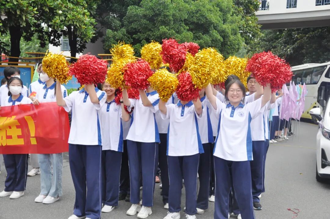 江都区大桥高级中学高考七天乐系列活动六鸣炮寓意惊人志亮剑出征誓