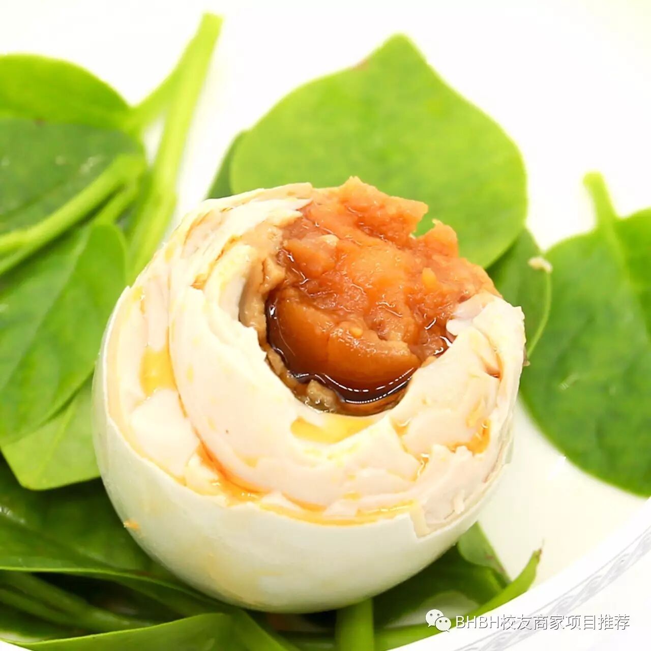 图为北海特产:烤海鸭蛋