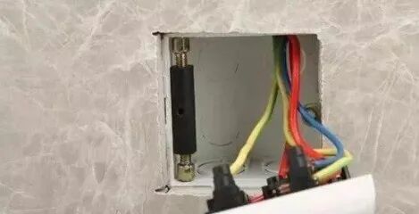 漏电保护器经常跳闸，老电工花了几小时终于找到原因了的图3