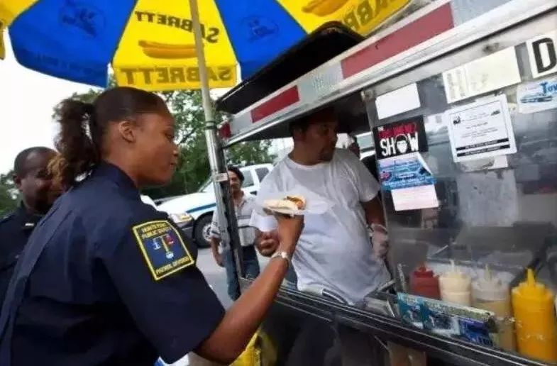 我梦见摊煎饼_梦见滩煎饼_梦见摊煎饼