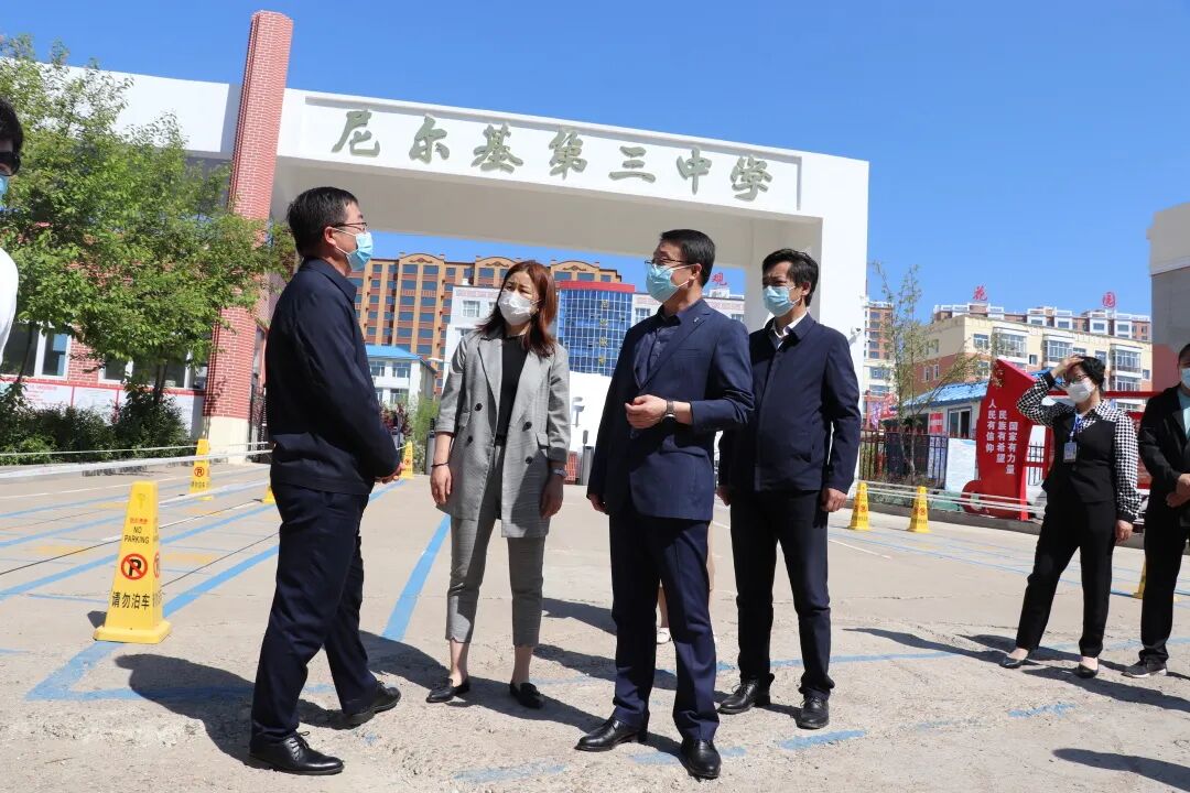 呼伦贝尔市副市长马跃东在莫旗调研学校疫情防控和职业