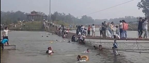 刚刚通报！中牟一景区吊桥侧翻