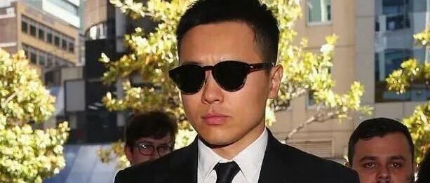 他悄悄改名复出了？