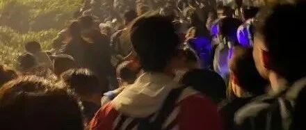 凌晨这一幕刷屏！一景区紧急通知：暂停