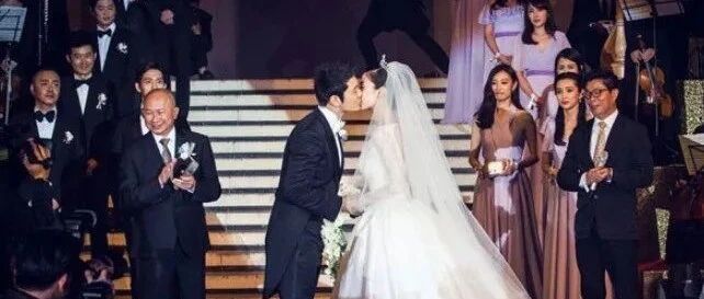 传了那么久，终于还是离了……