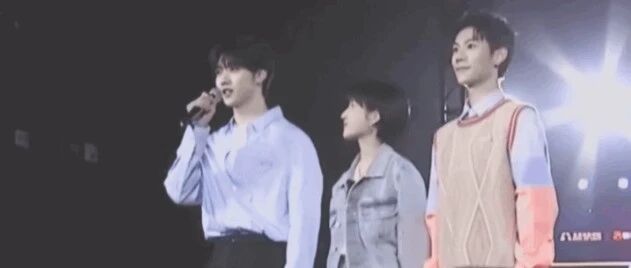 和塌房偶像恋爱？国民妹妹眼光被全网吐槽！